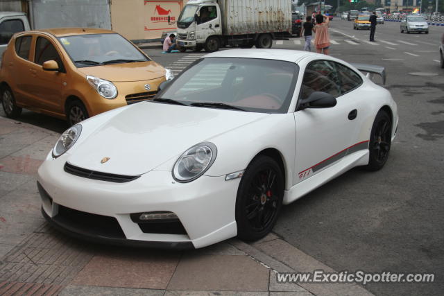 Porsche 911 GT2 spotted in Wenzhou,Zhejiang, China