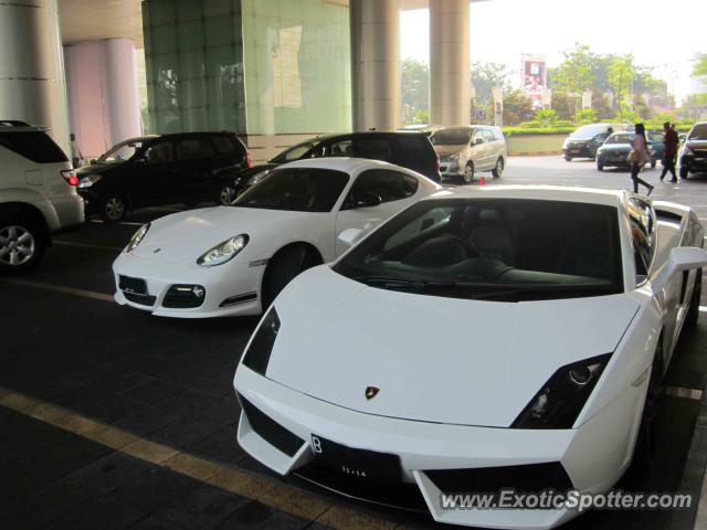 Lamborghini Gallardo spotted in Jakarta, Indonesia