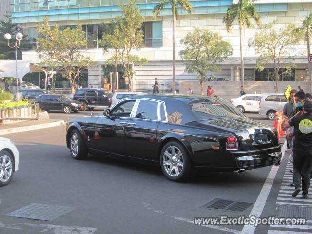 Rolls Royce Phantom spotted in Jakarta, Indonesia