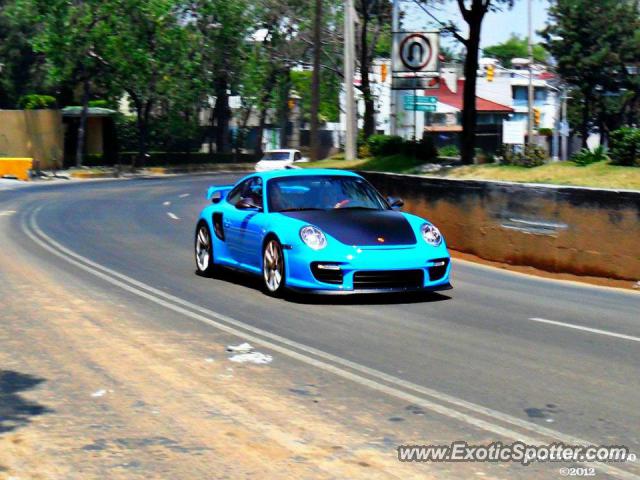 Porsche 911 GT2 spotted in Ciudad de México, Mexico