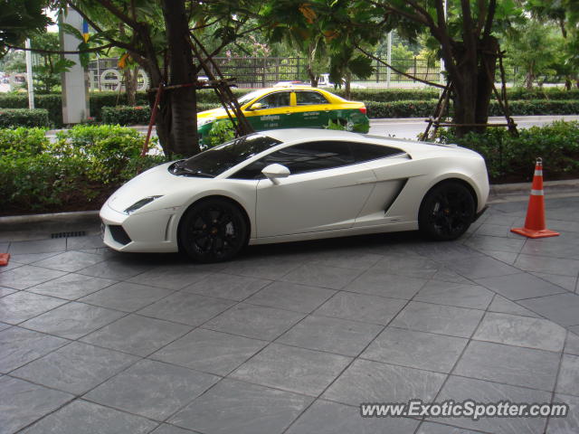 Lamborghini Gallardo spotted in Bangkok, Thailand