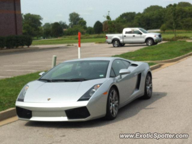 Lamborghini Gallardo spotted in St. Louis, Missouri