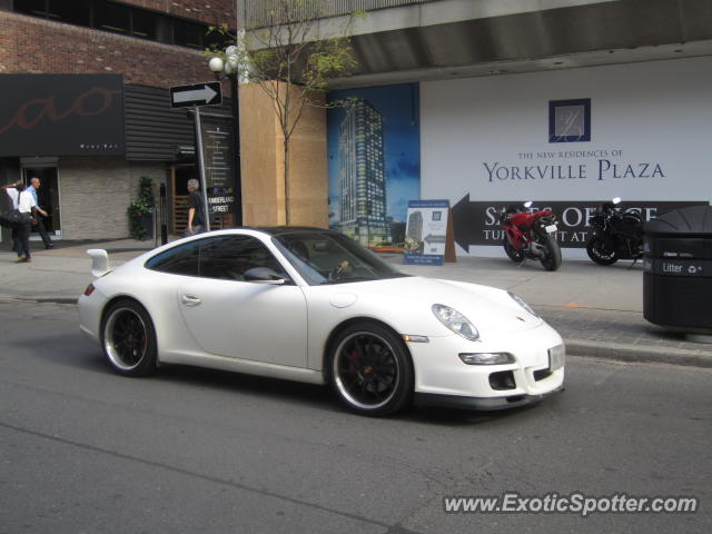 Porsche 911 GT3 spotted in Toronto, Canada