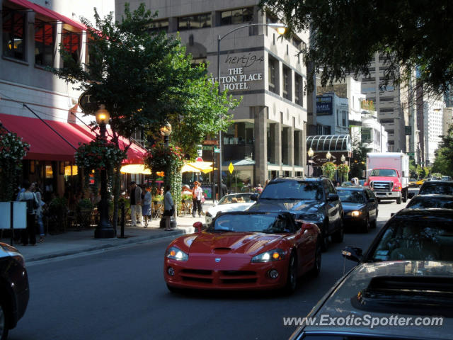 Dodge Viper spotted in Chicago, Illinois