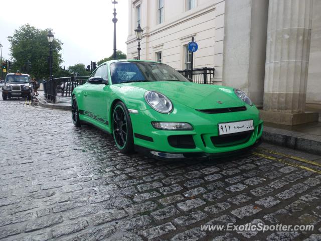 Porsche 911 GT3 spotted in London, United Kingdom