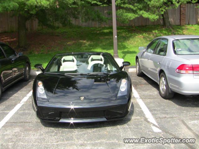 Lamborghini Gallardo spotted in St. Louis, Missouri