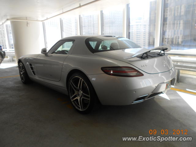 Mercedes SLS AMG spotted in Chicago, Illinois