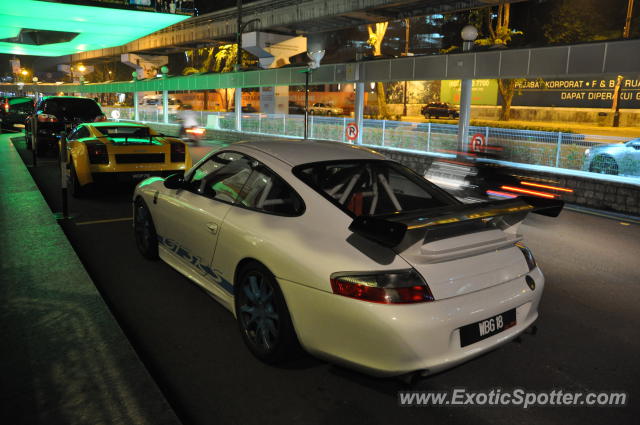 Porsche 911 GT3 spotted in Hard Rock KL, Malaysia