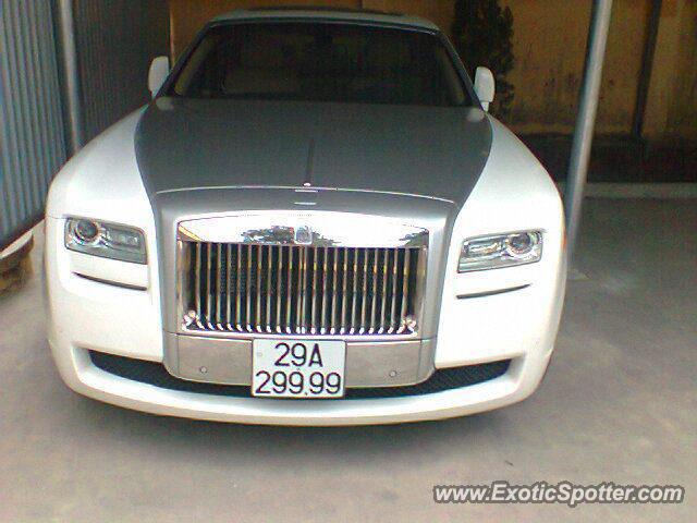 Rolls Royce Ghost spotted in Saigon, Vietnam