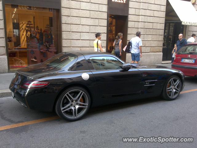 Mercedes SLS AMG spotted in Milano, Italy