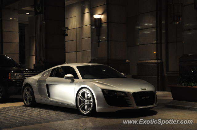 Audi R8 spotted in KLCC Twin Tower, Malaysia