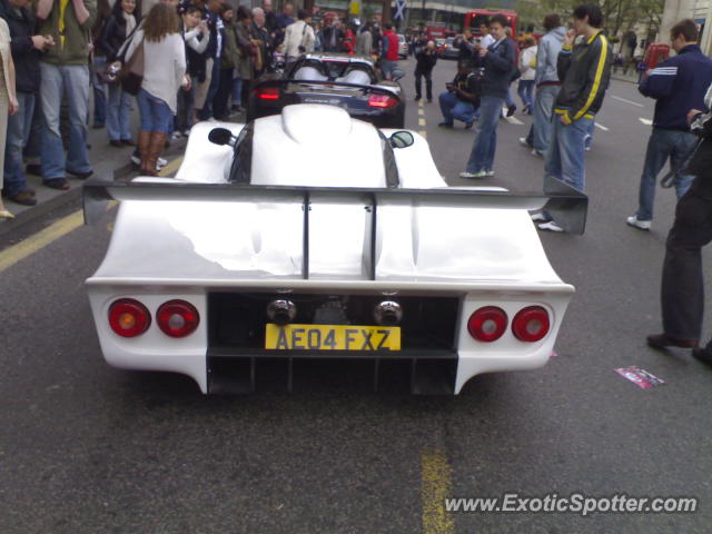 Porsche Carrera GT spotted in London, United Kingdom