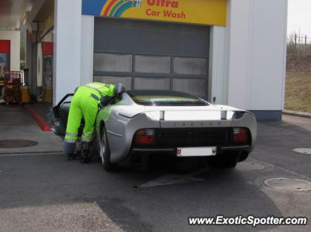 Jaguar XJ220 spotted in Mies, Switzerland