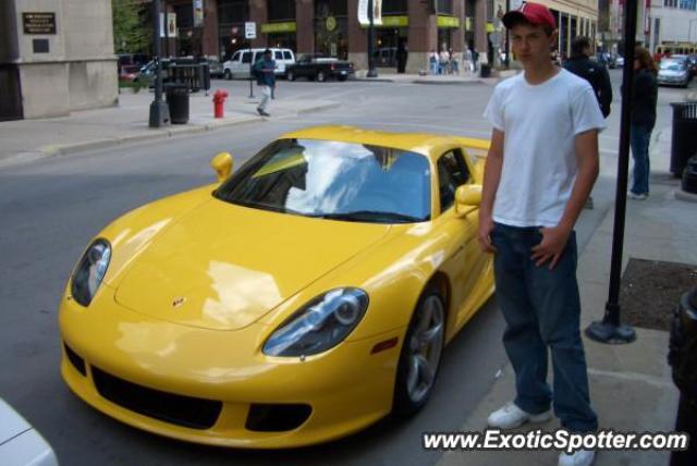 Porsche Carrera GT spotted in Chicago, Illinois