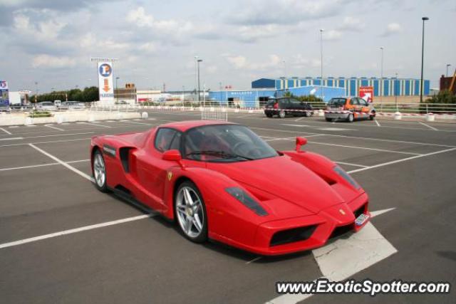 Ferrari Enzo spotted in Leon, Spain