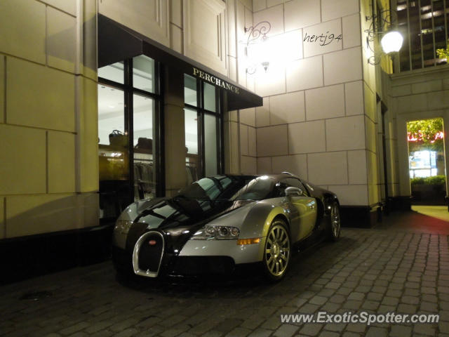 Bugatti Veyron spotted in Chicago, Illinois