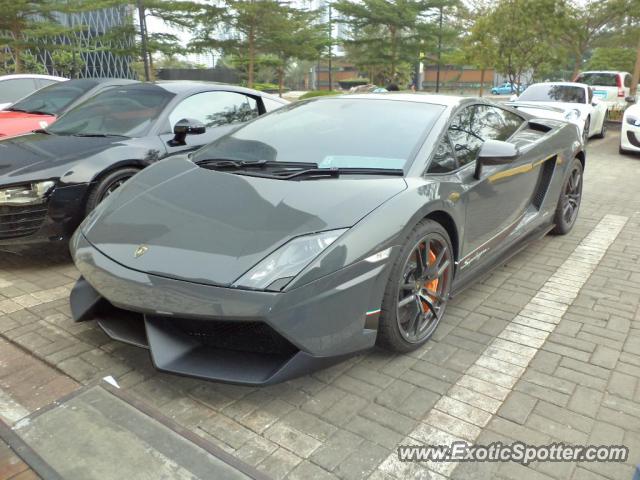 Lamborghini Gallardo spotted in Jakarta, Indonesia