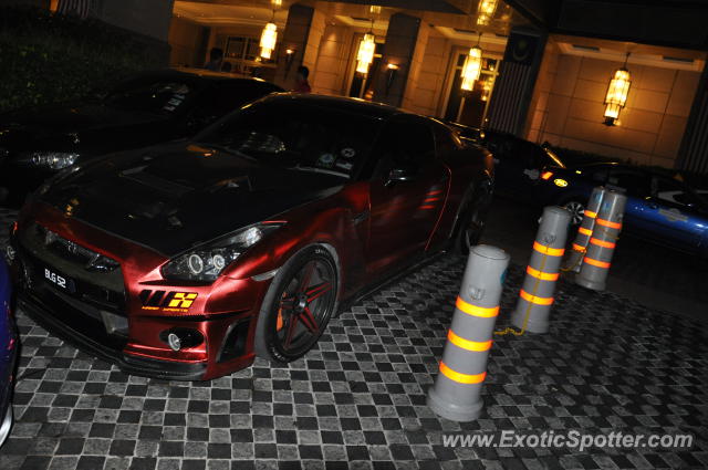 Nissan Skyline spotted in KLCC Twin Tower, Malaysia
