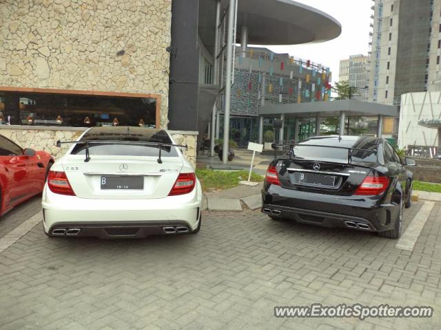 Mercedes SLS AMG spotted in Jakarta, Indonesia