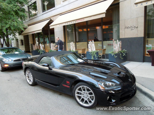 Dodge Viper spotted in Chicago, Illinois