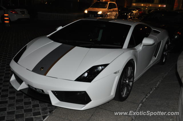 Lamborghini Gallardo spotted in KLCC Twin Tower, Malaysia