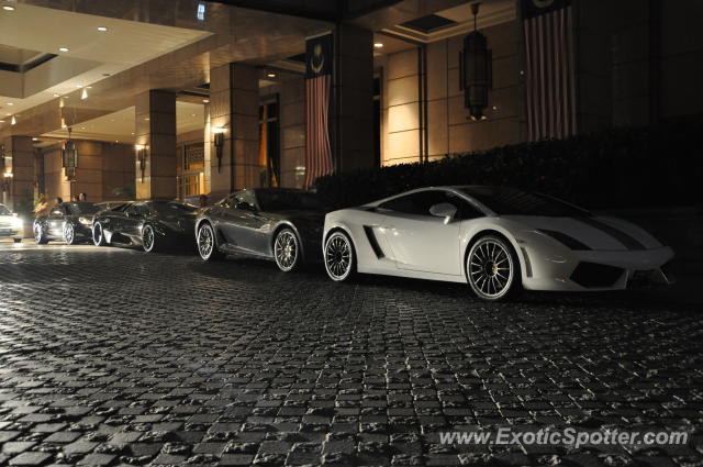 Lamborghini Gallardo spotted in KLCC Twin Tower, Malaysia