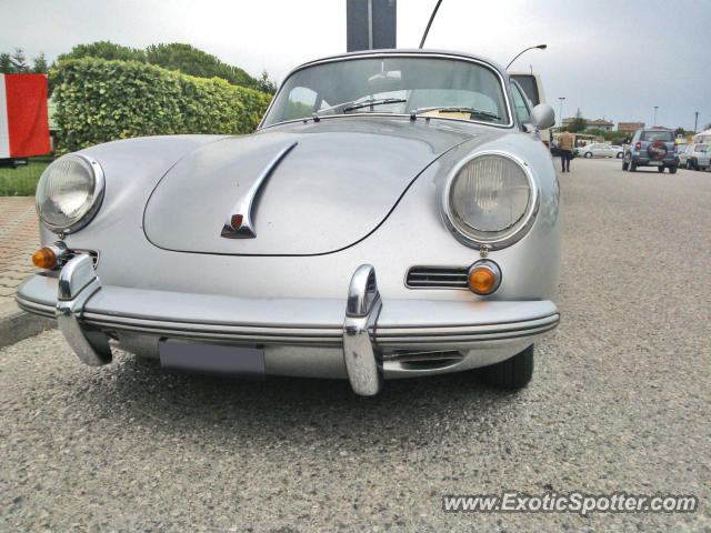 Porsche 356 spotted in Caorle, Italy