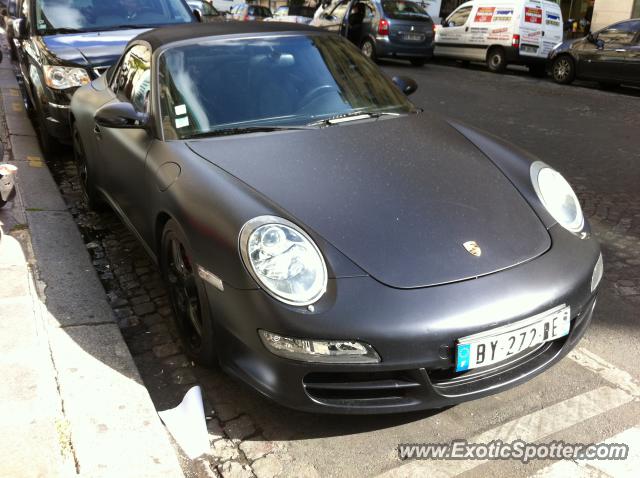 Porsche 911 spotted in Paris, France