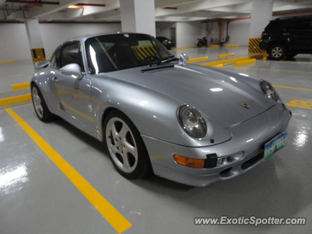 Porsche 911 spotted in Manila, Philippines