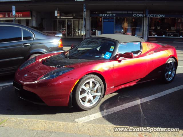 Tesla Roadster spotted in Zurich, Switzerland