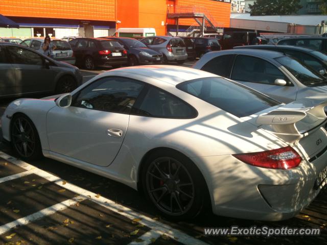 Porsche 911 GT3 spotted in Milano, Italy