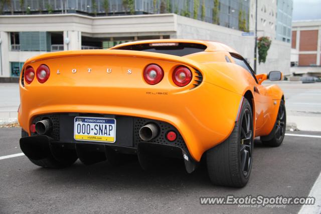 Lotus Elise spotted in Niagara Falls, Canada