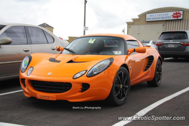 Lotus Elise spotted in Niagara Falls, Canada