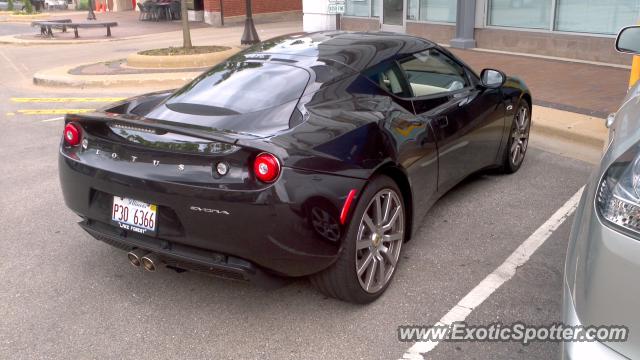 Lotus Evora spotted in Highland Park, Illinois