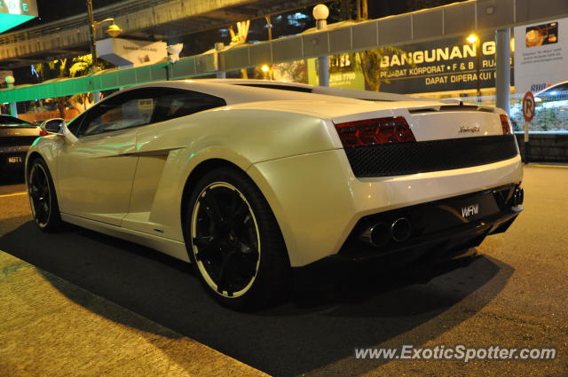 Lamborghini Gallardo spotted in Hard Rock KL, Malaysia