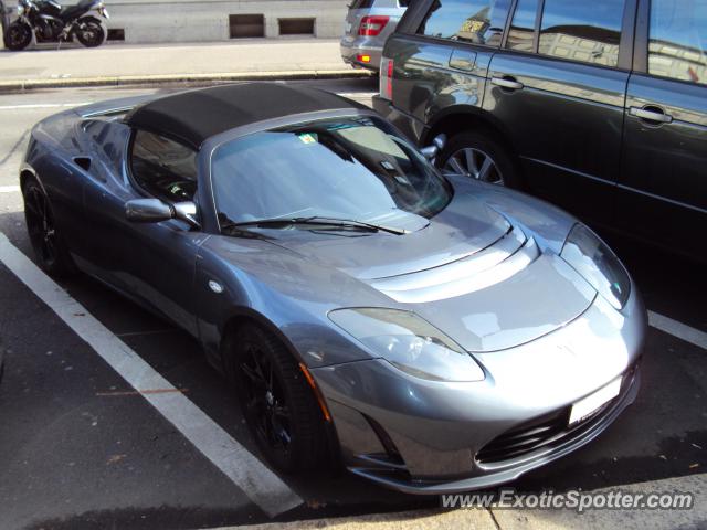 Tesla Roadster spotted in Zurich, Switzerland