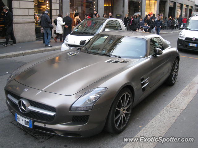 Mercedes SLS AMG spotted in Milano, Italy