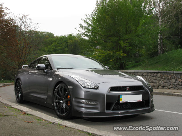 Nissan Skyline spotted in Kiev, Ukraine