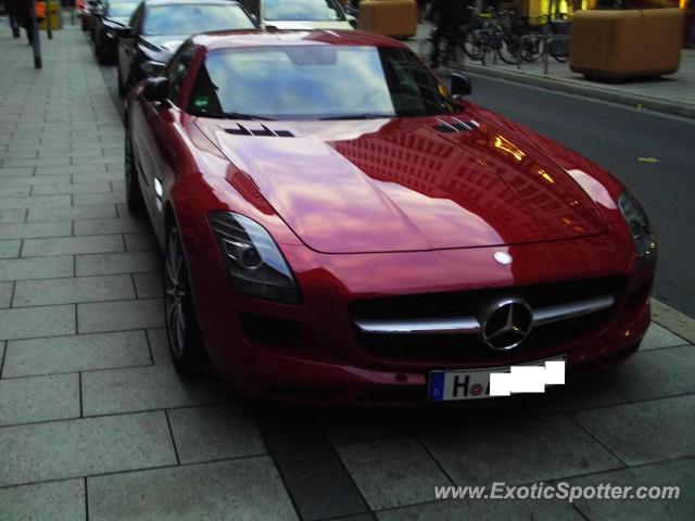 Mercedes SLS AMG spotted in Hannover, Germany