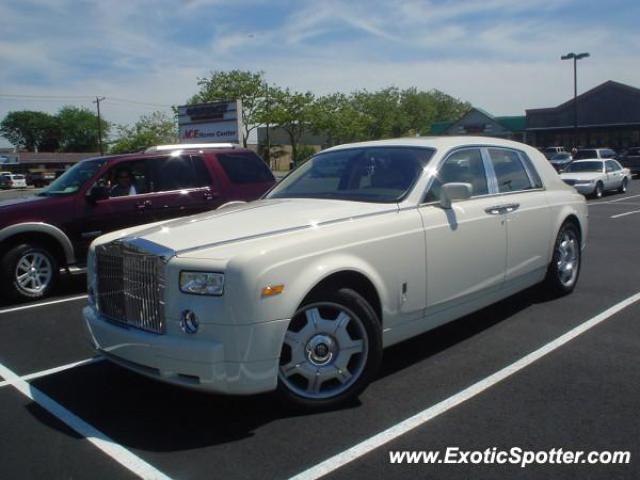 Rolls Royce Phantom spotted in Island Park, New York