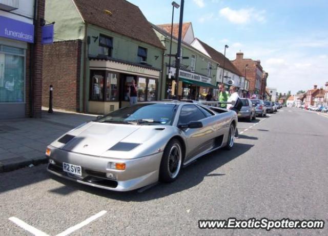 Lamborghini Diablo spotted in Thame, United Kingdom
