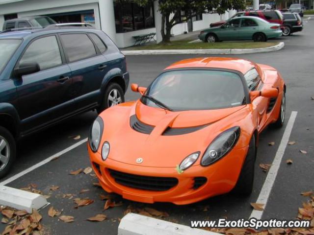 Lotus Elise spotted in Bellevue, Washington