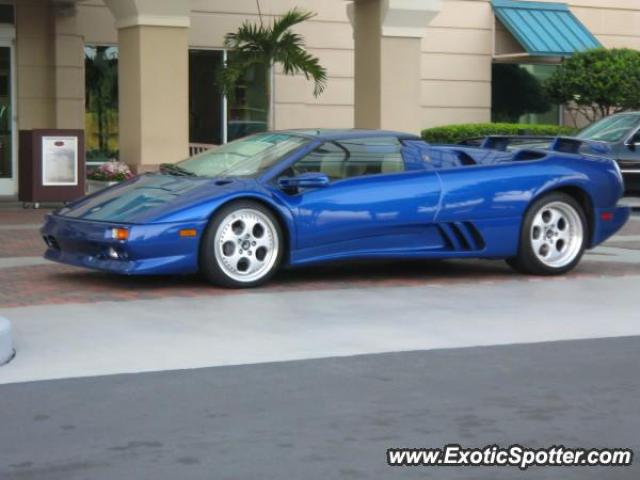 Lamborghini Diablo spotted in Orlando, Florida