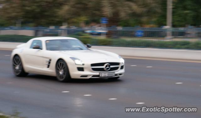 Mercedes SLS AMG spotted in Abu Dhabi, United Arab Emirates