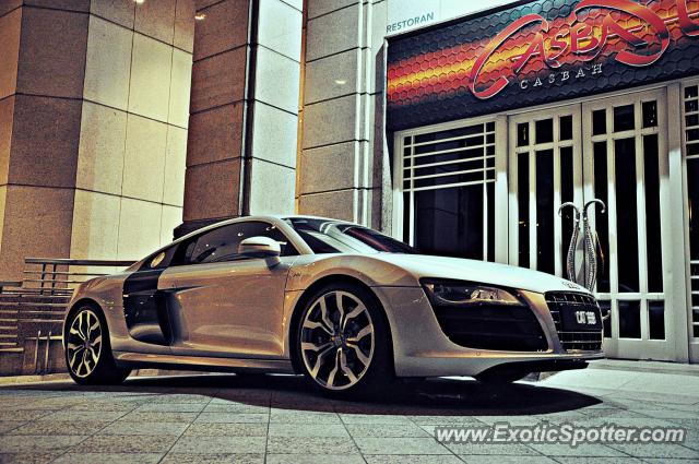 Audi R8 spotted in KLCC Twin Tower, Maldives