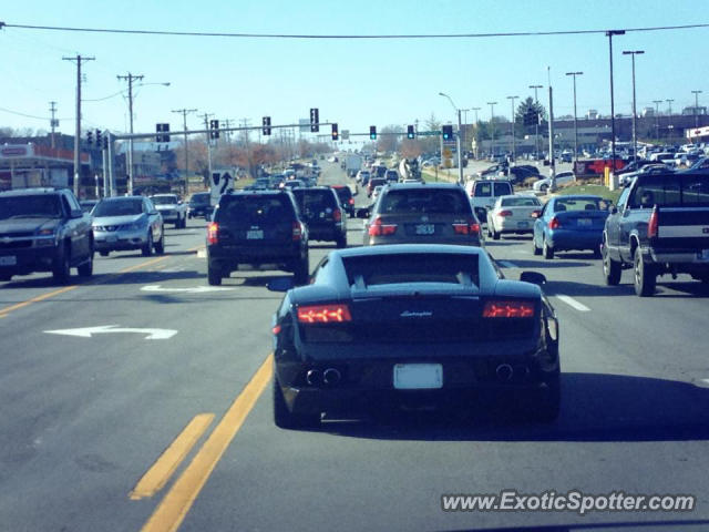 Lamborghini Gallardo spotted in St. Louis, Missouri