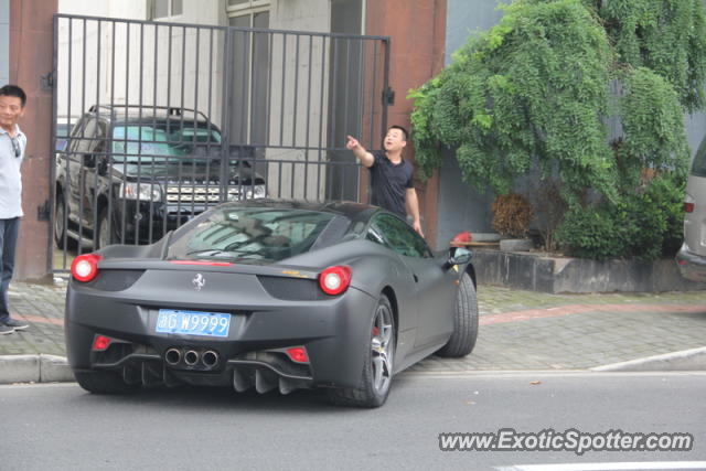 Ferrari 458 Italia spotted in Shanghai, China