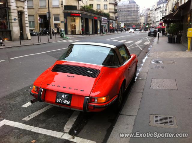 Porsche 911 spotted in Paris, France