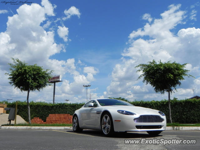 Aston Martin Vantage spotted in Brasília, Brazil