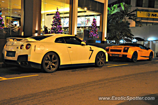 Lamborghini Gallardo spotted in Hard Rock KL, Malaysia